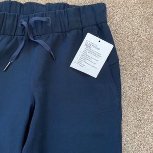 Lululemon On The Fly Crop Woven